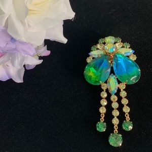 Vintage Emerald Green and rhinestone pin
